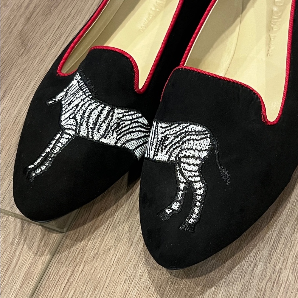 New in Box Wild Diva Lounge Black and White Zebra Flats Slip-on Size 7 - Picture 2 of 11